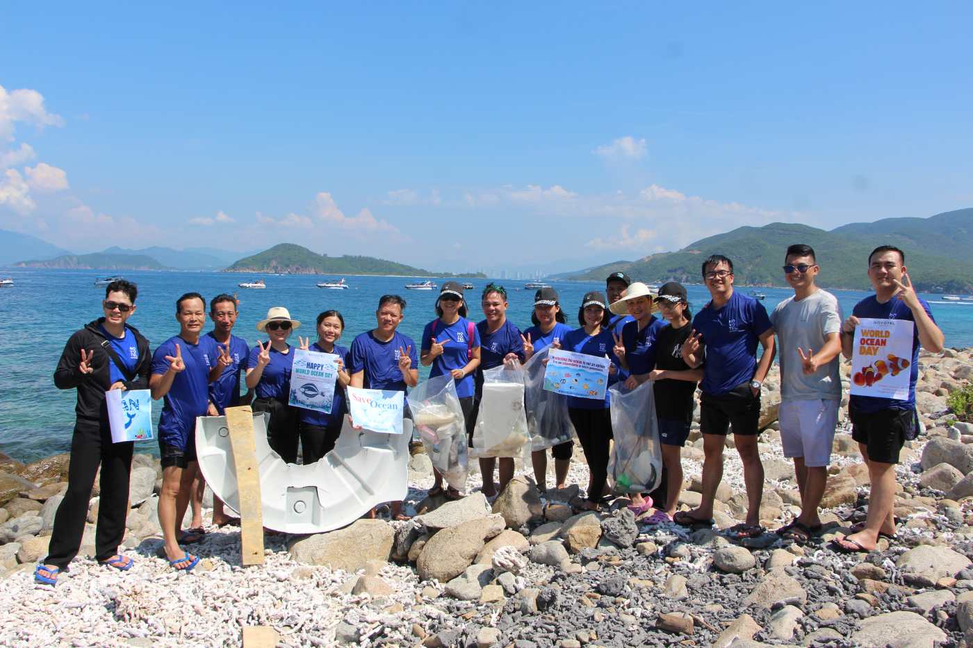 Khanh Hoa tourism businesses contribute to keeping the sea clean and preserving Nha Trang's marine biodiversity. Photo: Phuong Linh