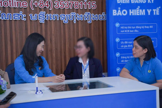 Đoàn viên, NLĐ ấm lòng khi được chia sẻ, động viên vượt qua hoàn cảnh. Ảnh: Thanh Tuấn