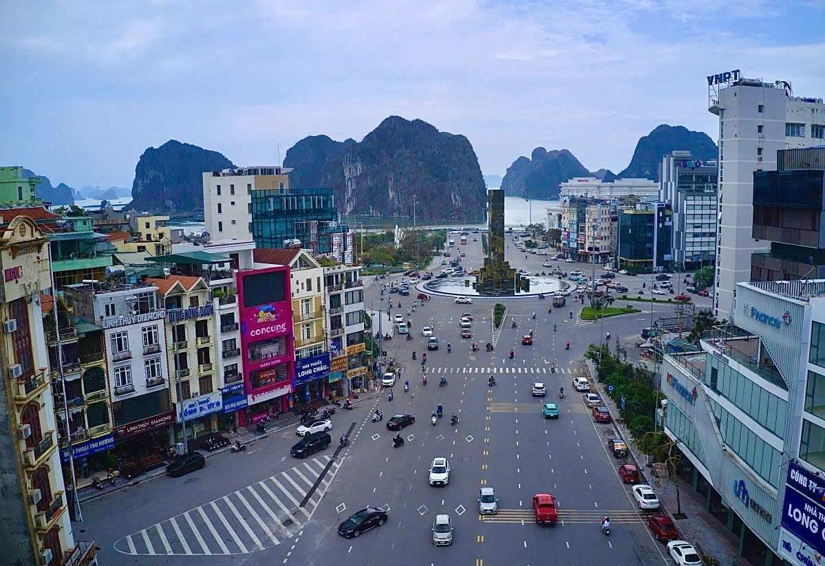The old center of Ha Long City, now Hong Gai ward, Quang Ninh province. Photo: Thu Huong