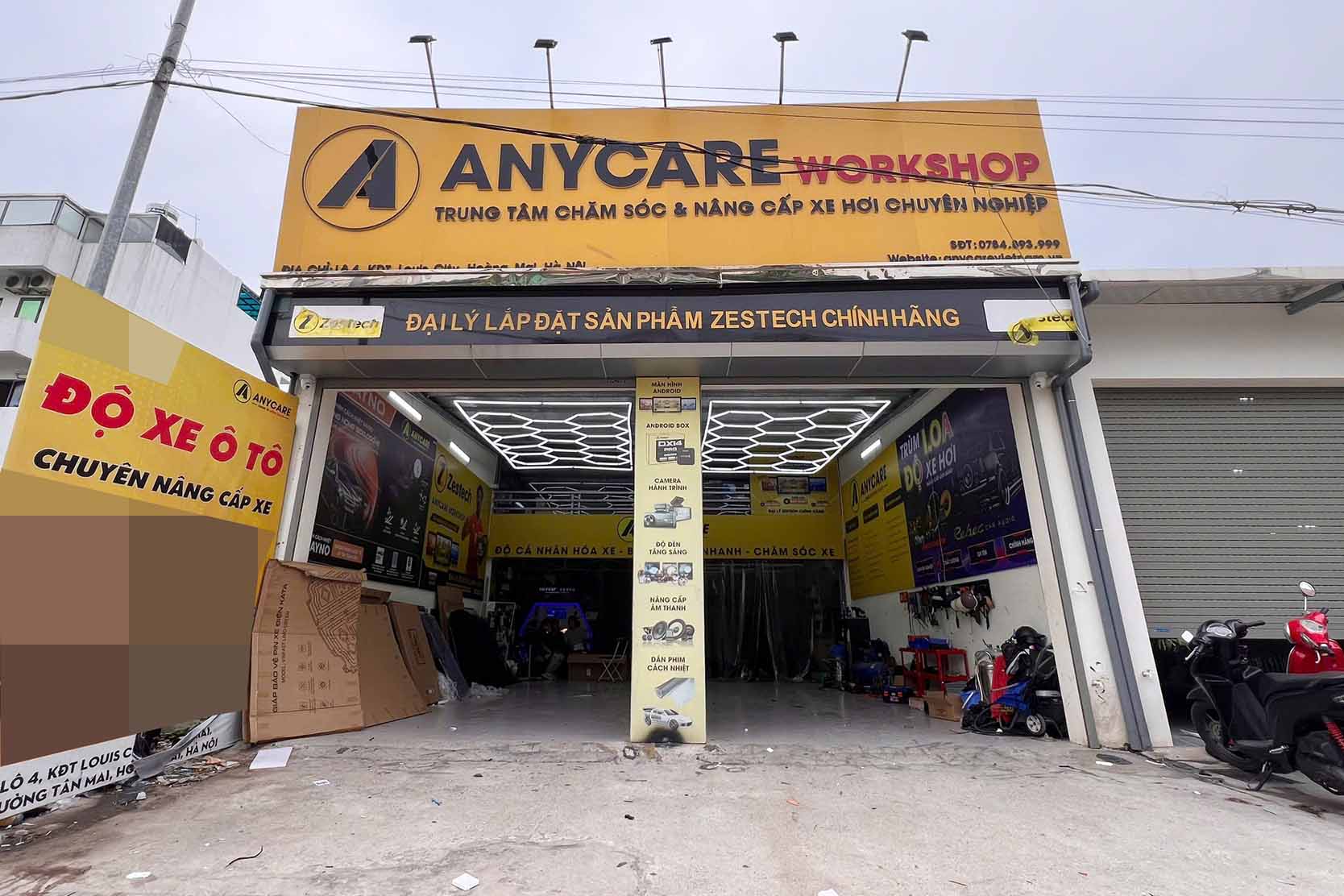 Xưởng độ xe Any Care tại khu đô thị Louis City Hoàng Mai. Ảnh: Nhóm phóng viên