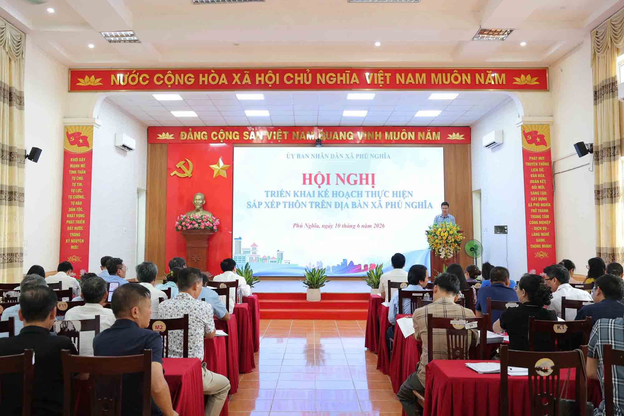 Hội nghị triển khai kế hoạch thực hiện sắp xếp thôn trên địa bàn xã Phú Nghĩa (Hà Nội). Ảnh: Xã Phú Nghĩa 