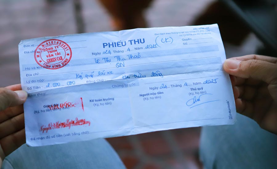 Phiếu thu tiền ký quỹ 2 triệu đồng đối với tài xế Lê Thị Thu Thảo. Ảnh: Hoài Phương