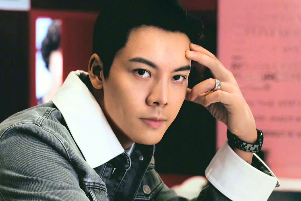 Actor and singer Tran Vy Dinh. Photo: Xinhua