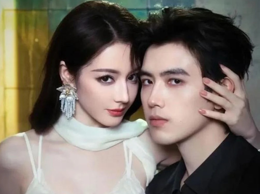 Dilireba and Chen Feiyu. Photo: VieON.