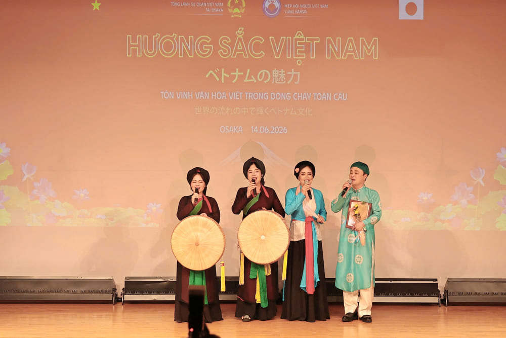 Vietnamese artists bring many art performances in the program "Vietnamese Flavors". Photo: Organizing Committee