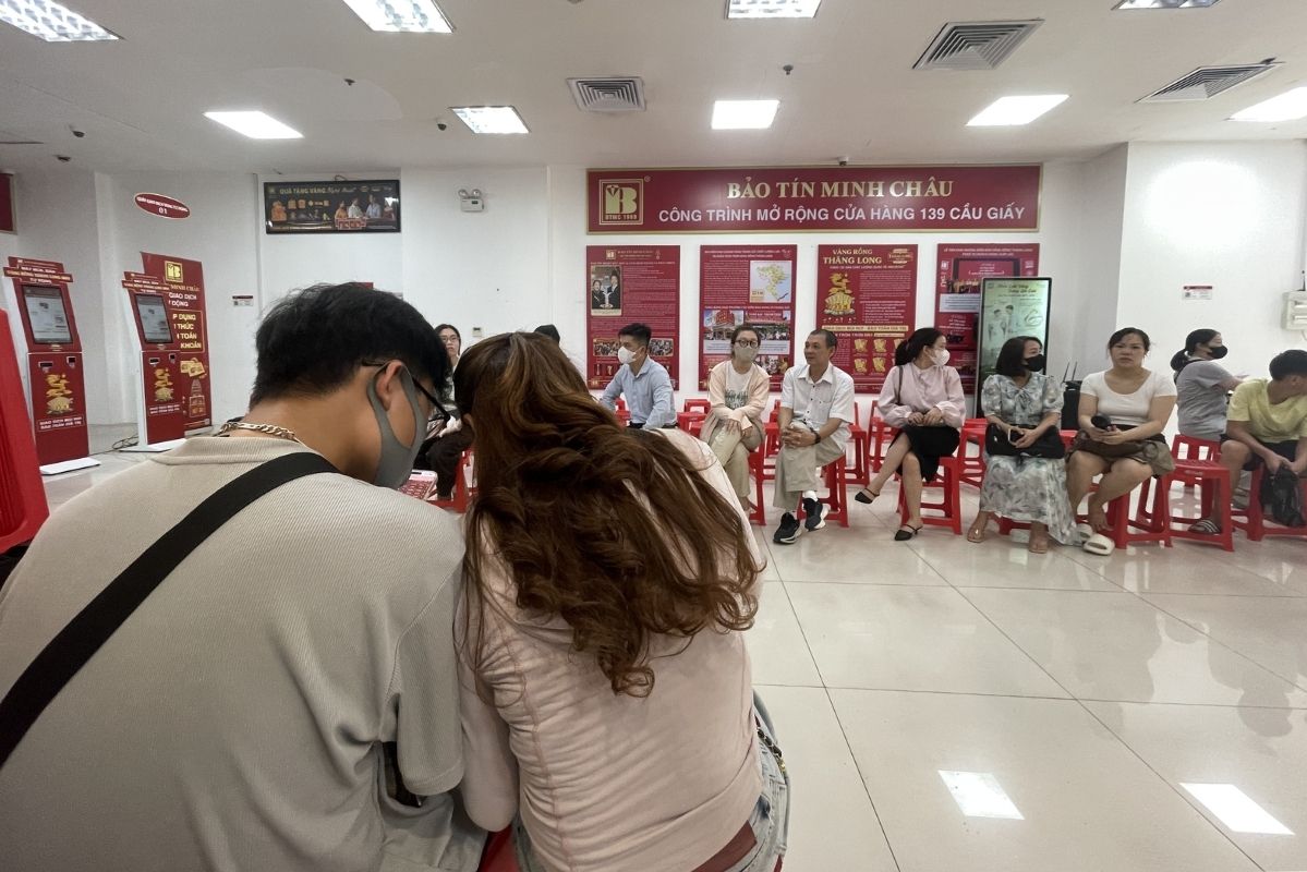 Khu vực mở rộng tại cơ sở kinh doanh vàng được mở lại trong 4 ngày gần đây nhằm phục vụ nhu cầu tăng cao. Ảnh: Hạ Linh 