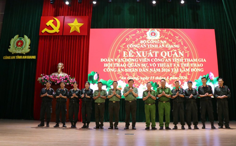 Tham gia hội thao, Đoàn vận động viên Công an tỉnh An Giang gồm những cán bộ, chiến sĩ có thành tích nổi bật trong phong trào thể dục thể thao, huấn luyện quân sự và võ thuật tại cơ sở. Ảnh: Tiến Dũng