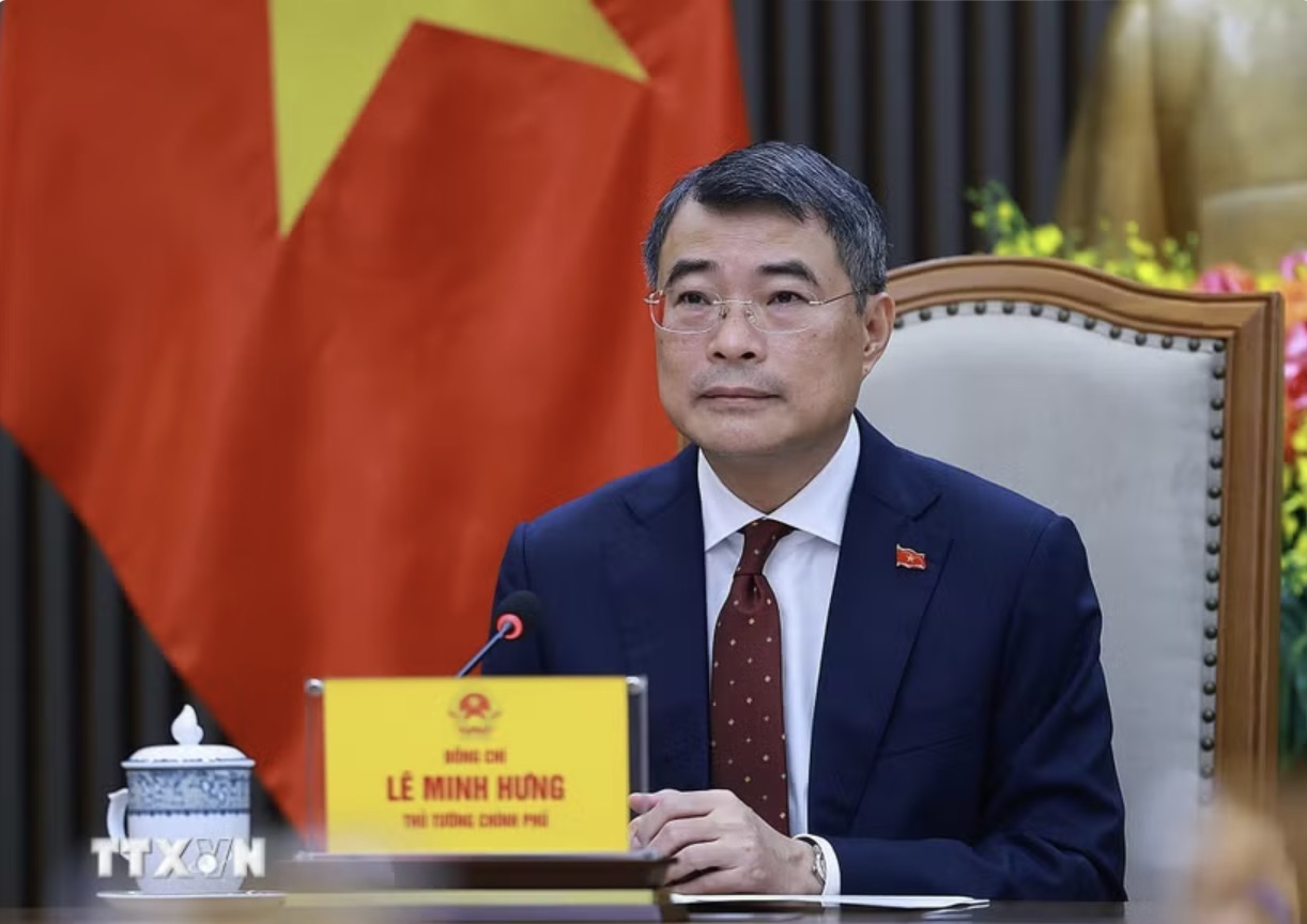 Politburo member, Prime Minister Le Minh Hung requested Vietnam - China to promote infrastructure connectivity, form a multimodal transport system, prioritize railway cooperation, and promote connectivity with other countries and regions. Photo: VNA
