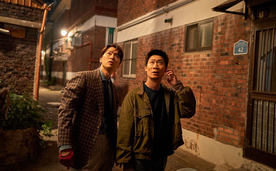 Gong Myung and Jin Sun Kyu in a movie scene. Photo: Netflix