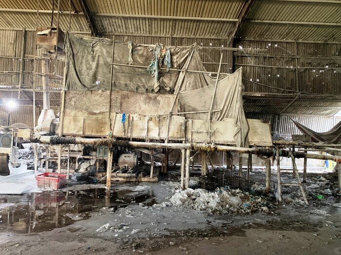 Inside a plastic packaging production enterprise in the Tinh An Tay craft village industrial cluster in Truong Quang Trong ward, Quang Ngai province. Photo: Dong Giang