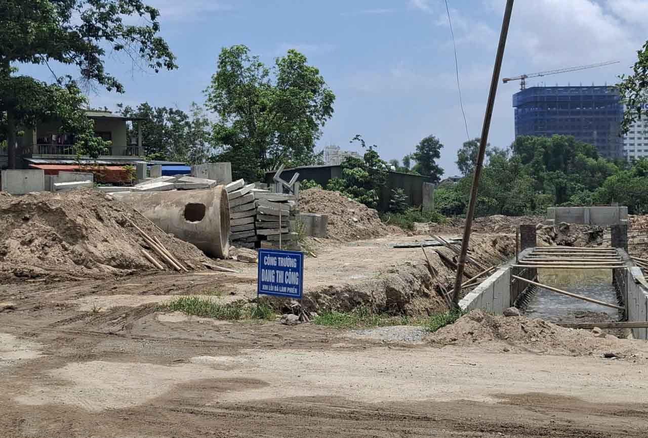 Ha Tinh Provincial People's Committee has just urged to accelerate the progress of large projects in the area. In the photo is the Thach Ha urban infrastructure improvement sub-project, which is behind schedule and needs to adjust to increase capital sources. Photo: Tran Tuan