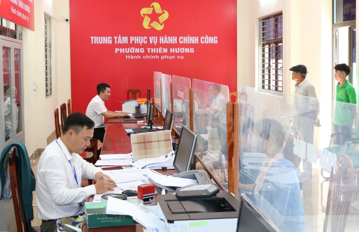 Hai Phong City stipulates the framework of quantity and names of professional departments under the commune-level People's Committee to arrange the apparatus. Photo: Minh Khue