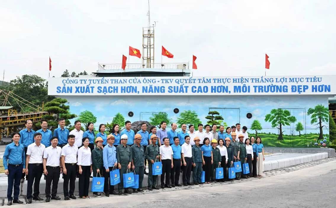 Thai Nguyen Labor Federation exchanges experiences on caring for workers with Vietnam National Coal - Mineral Industries Trade Union. Photo: Thai Nguyen Labor Federation.