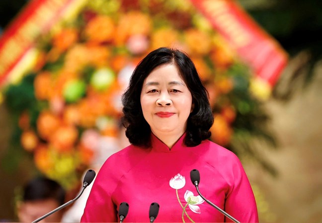ブイ・ティ・ミン・ホアイ女史(政治局委員、党中央委員会書記、ベトナム祖国戦線中央委員会委員長)が、2026年の四恩孝義仏教の三合祭を記念して祝賀の手紙を送りました。写真:祖国戦線
