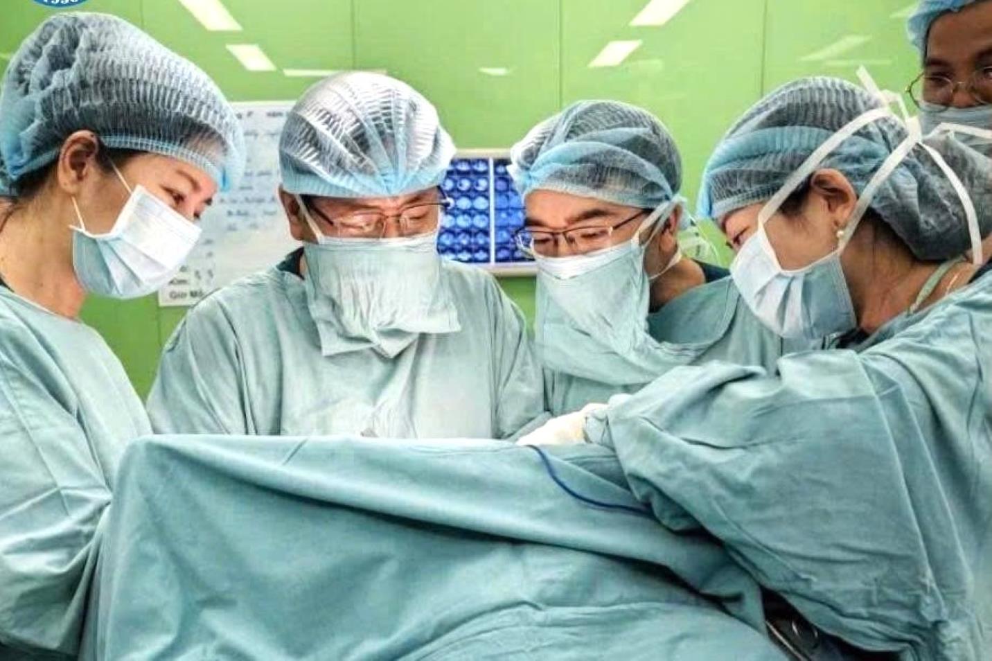 Team of doctors performing surgery for the patient. Photo: Hospital provided