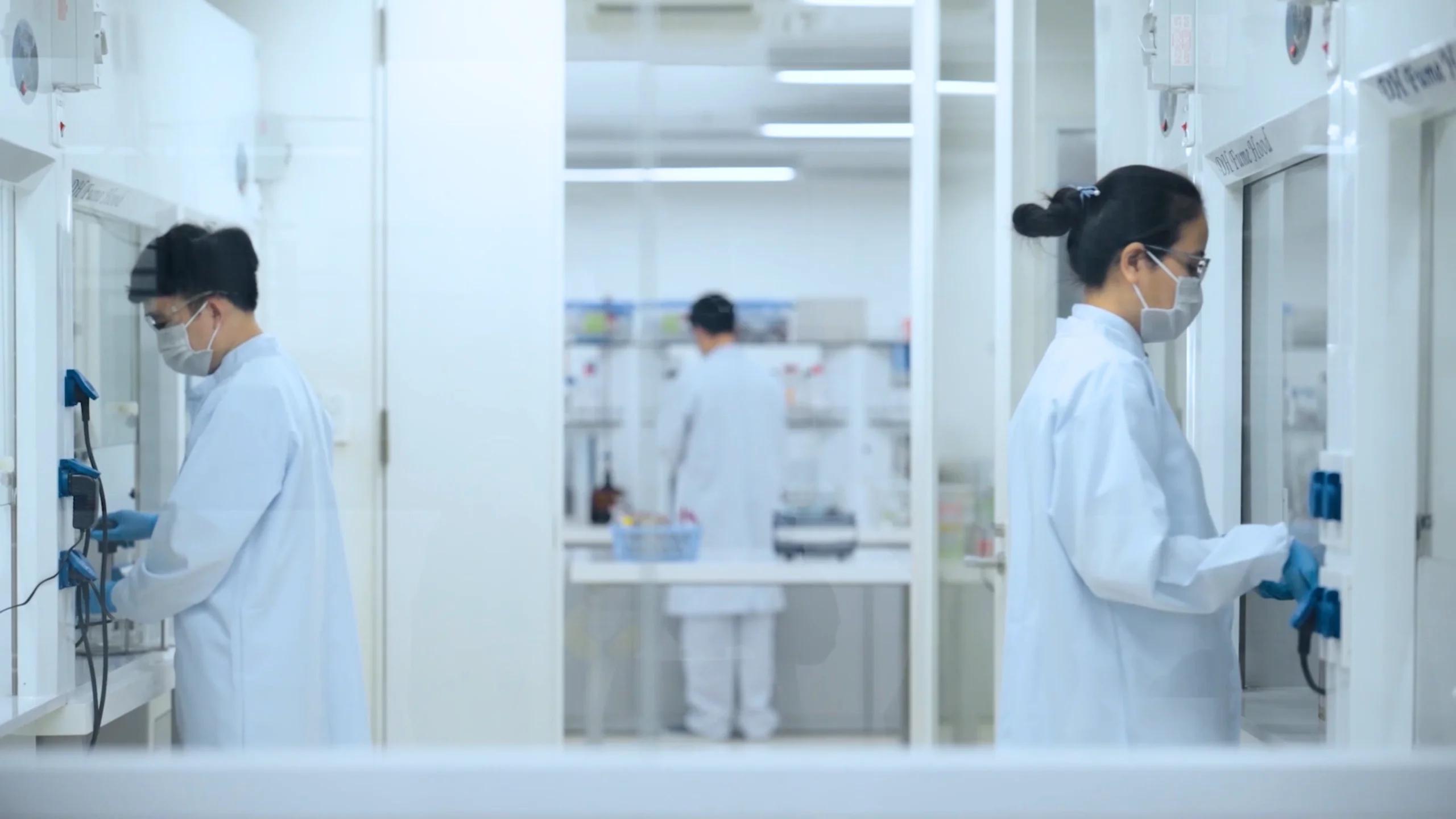 Kiểm soát nghiêm ngặt chất lượng đảm bảo sản phẩm luôn an toàn đến với người tiêu dùng. Ảnh: Acecook Việt Nam