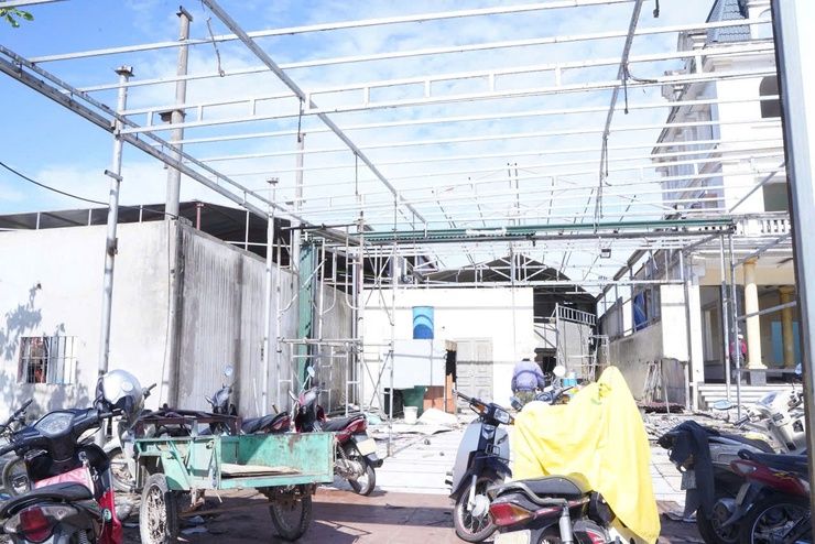 tiếp tục kiểm tra công tác tháo dỡ, di chuyển công trình, tài sản của các hộ dân để phục vụ thi công Dự án Đường trục phía Nam tỉnh Hà Tây (cũ) - (đoạn qua địa bàn xã Chuyên Mỹ).
