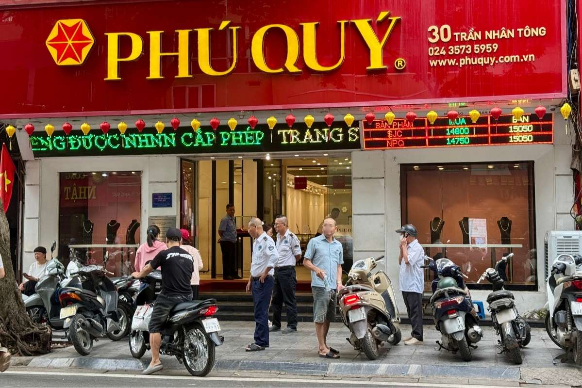 Thời gian gần đây, vàng nhẫn tiếp tục là sản phẩm được nhiều người dân lựa chọn mua vào. Ảnh: Linh Đan