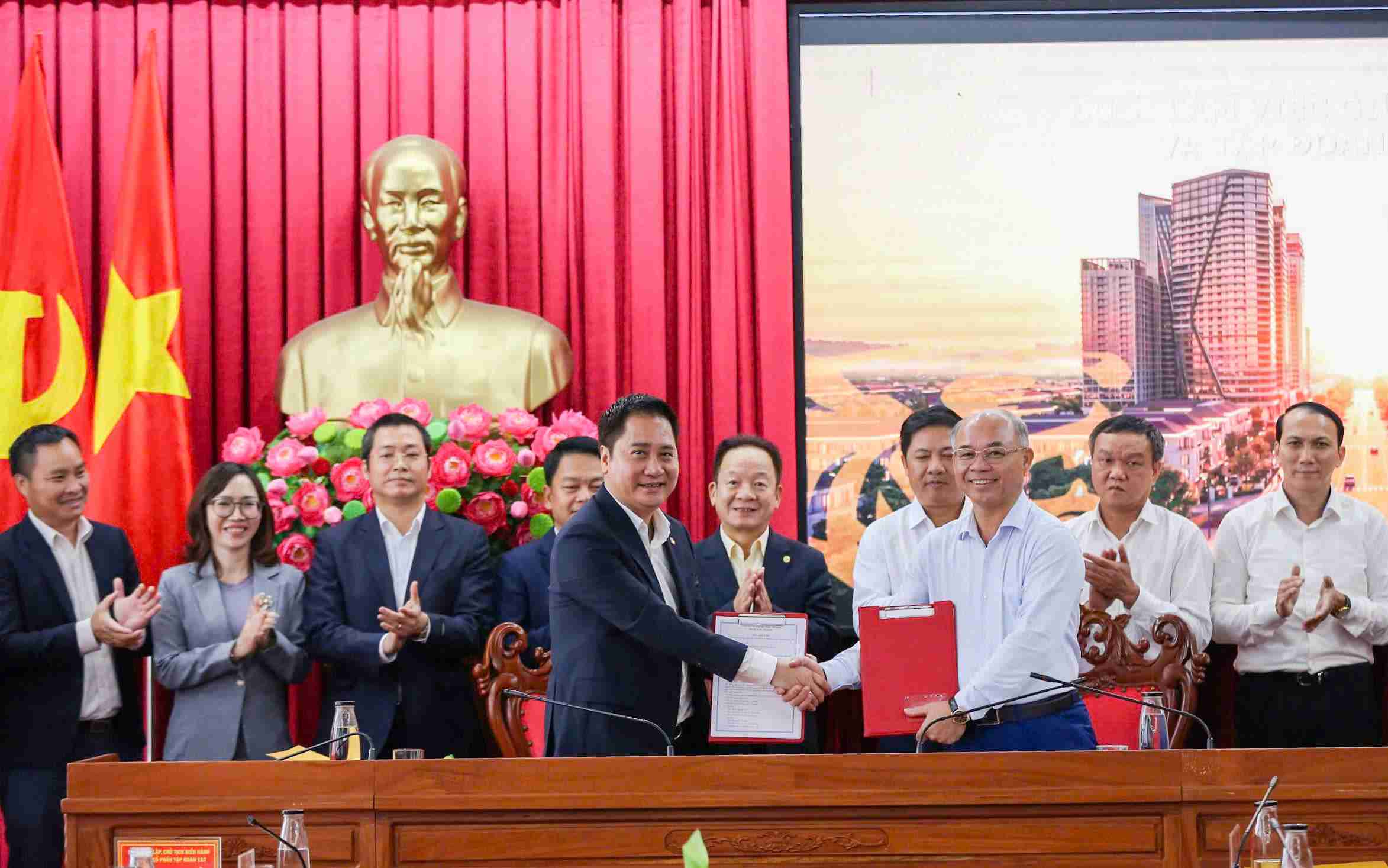 Dak Lak province and T&T Group have signed a memorandum of understanding on investment cooperation, creating a basis for the two sides to continue researching and promoting cooperation opportunities in the coming time. Photo: T&T Group