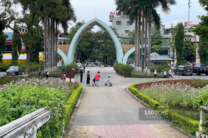 Người dân Lào Cai thường ra công viên Nhạc Sơn để tập thể dục. Ảnh: Đinh Đại