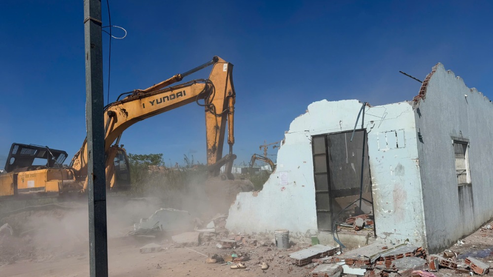Enforcement and land recovery for cases in Quarter 6 An Thoi and Quarter 7 An Thoi, Phu Quoc Special Zone, An Giang province. Photo: Van Vu