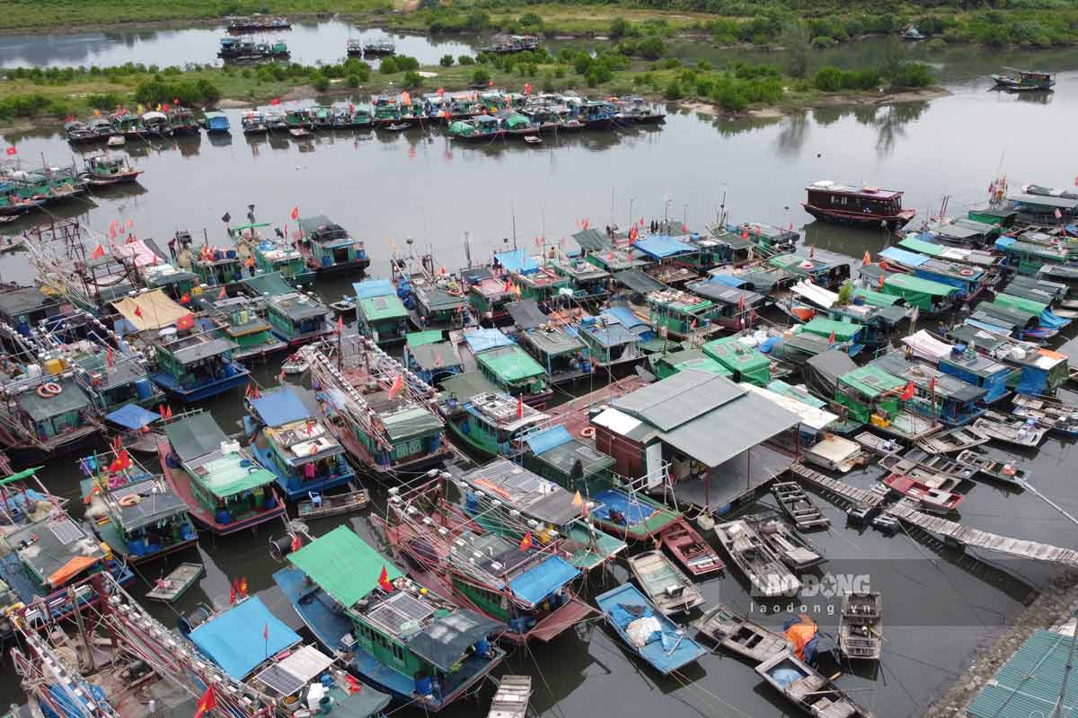 An anchorage area for boats to shelter from storms in Ha Long Bay area, Quang Ninh province. Photo: Doan Hung