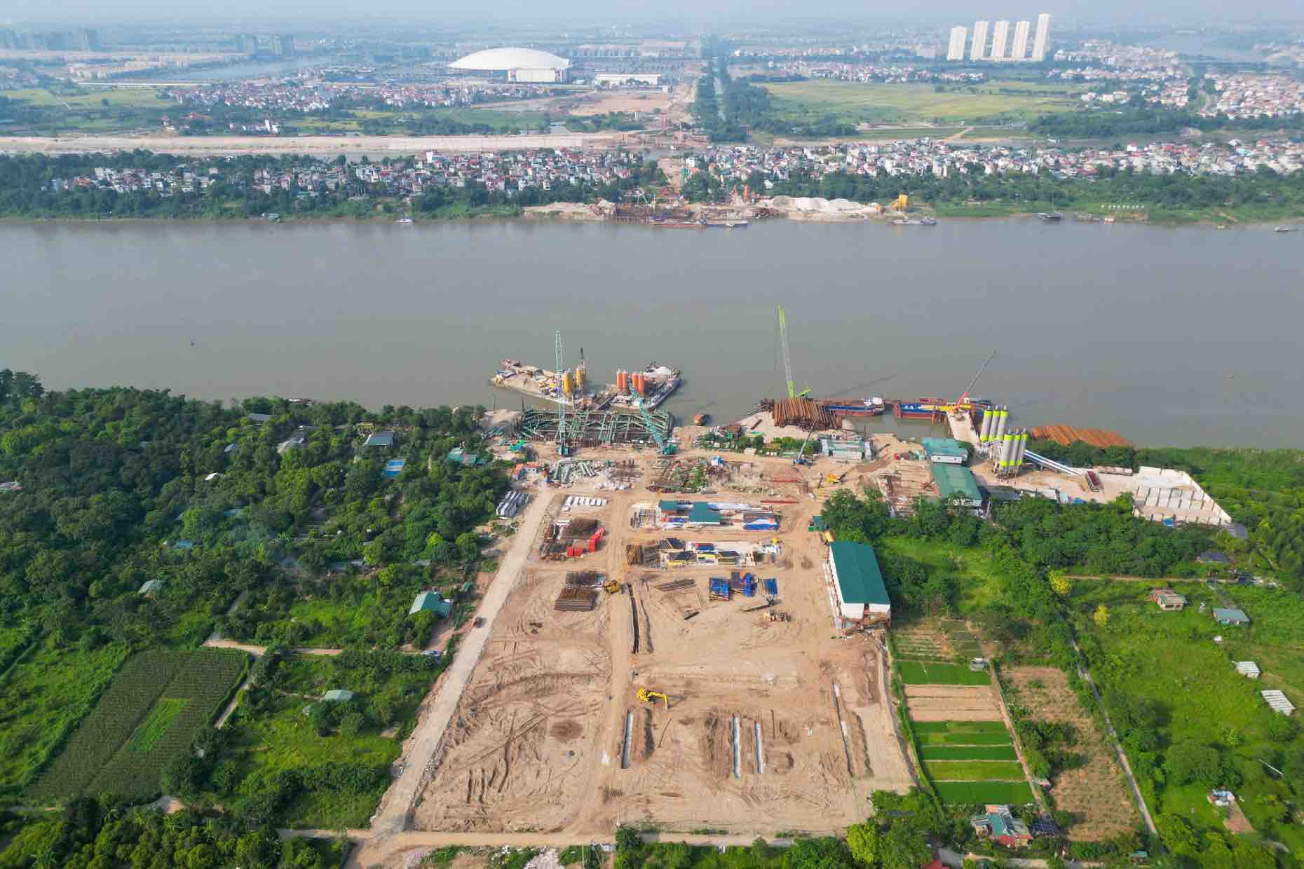 6 bridge projects over the Red River have completed site clearance. Photo: Huu Chanh