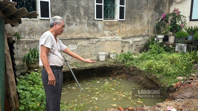 People are worried when subsidence holes appear. Photo: Viet Bac
