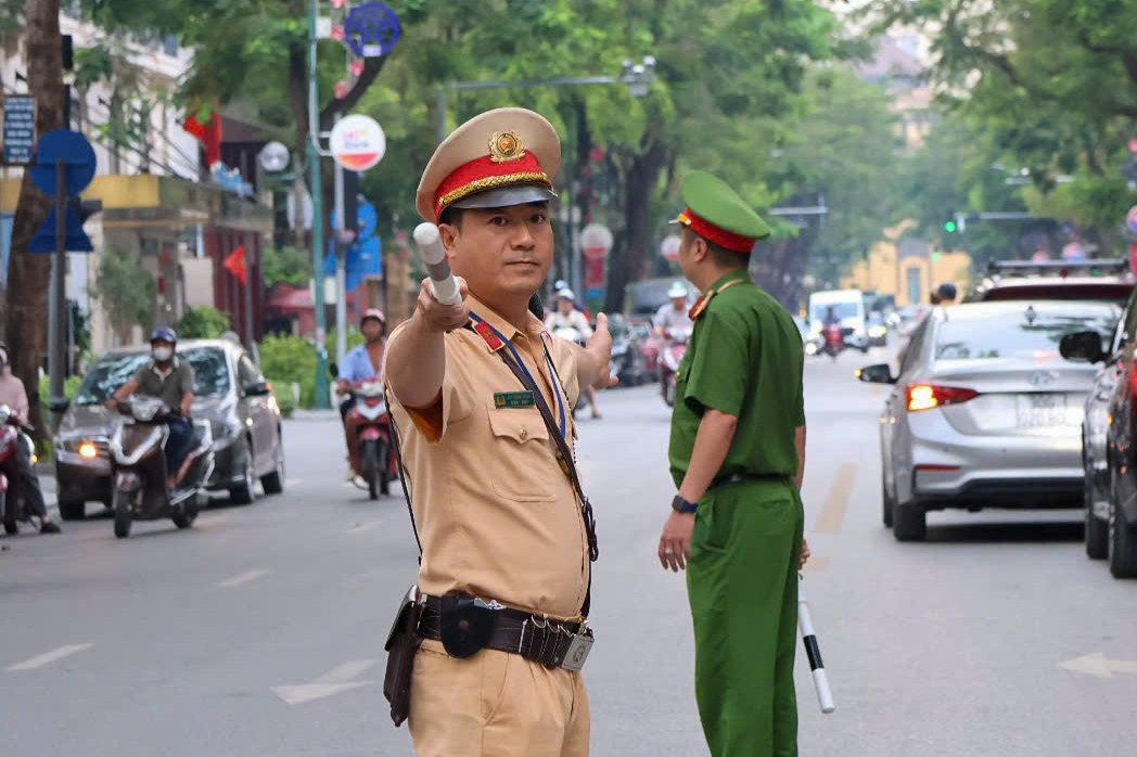 The temporary ban and restriction of vehicles is to serve the 14th National Women's Congress. Photo: Hanoi Police