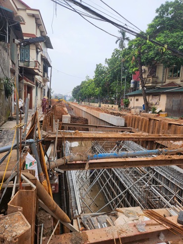 Hà Nội chạy đua hoàn thành kênh Thụy Phương trước ngày 30.6. Ảnh: Minh Hạnh 