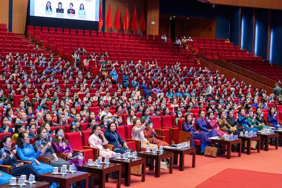 Phiên làm việc thứ của Đại hội. Phó Chủ tịch Tổng Liên đoàn Lao động Việt Nam Thái Thu Xương là một trong 27 thành viên Đoàn Chủ tịch Đại hội. Ảnh: Việt Trung