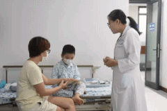 Doctors guide children on how to preserve food to prevent digestive diseases in the summer