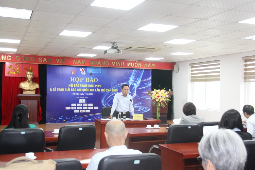 Quang cảnh buổi họp báo. Ảnh: Phạm Đông