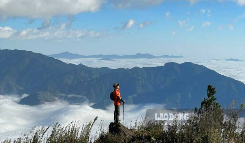 El pronóstico del tiempo para la región noroeste de hoy ayuda a los turistas a consultar información antes de explorar y experimentar actividades al aire libre. Foto: Lam Thanh