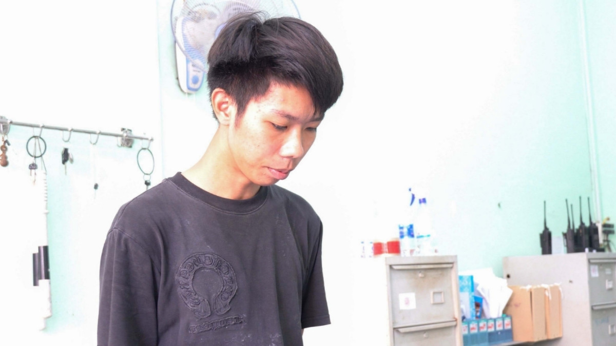 Trần Quang Đạt (SN 2005) bị cơ quan công an khởi tố, bắt tạm giam để điều tra về hành vi tổ chức sử dụng trái phép chất ma túy. Ảnh: Công an Vĩnh Long