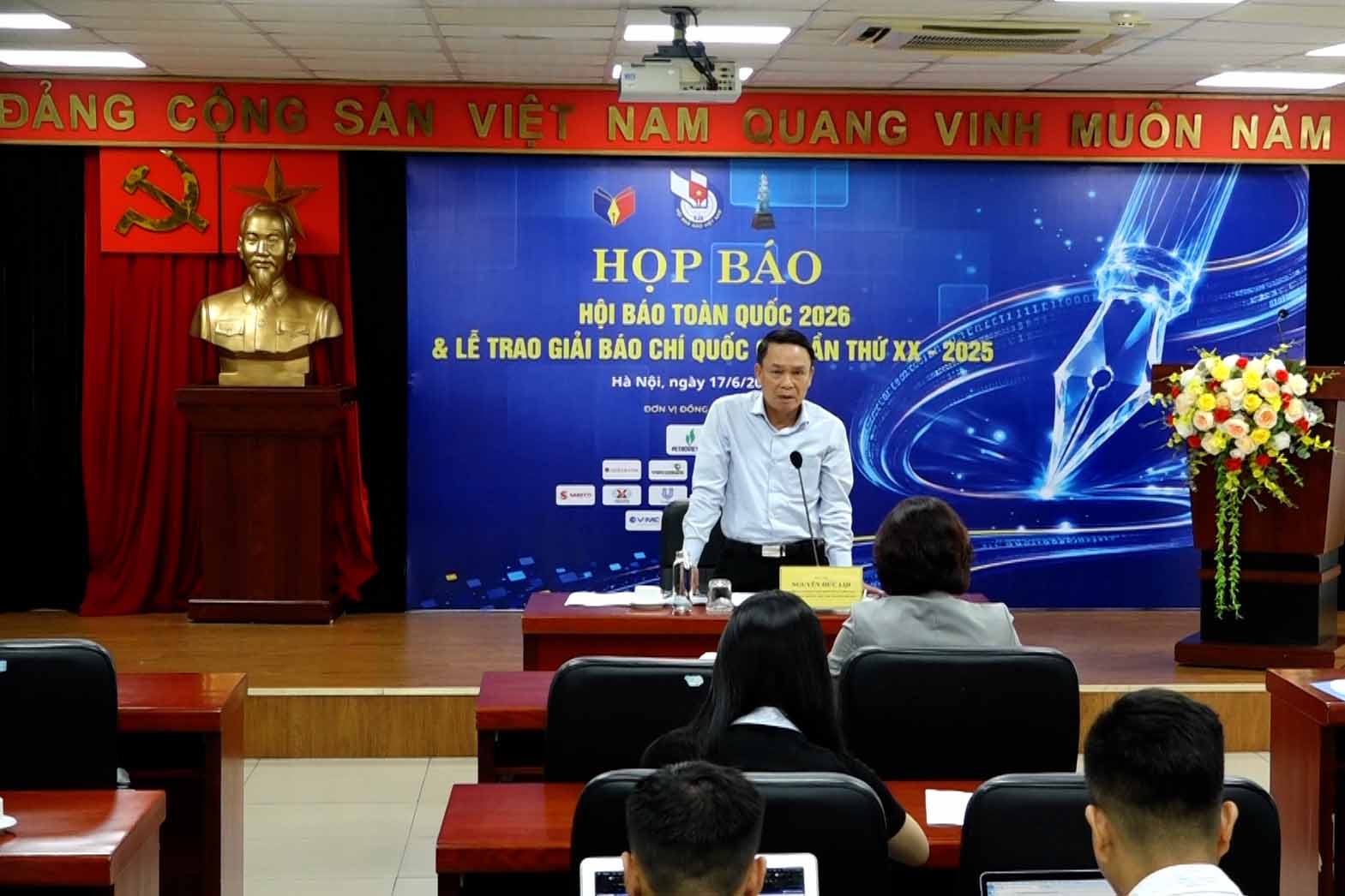 Vietnamese press - Loyal, creative, responsible in the new era