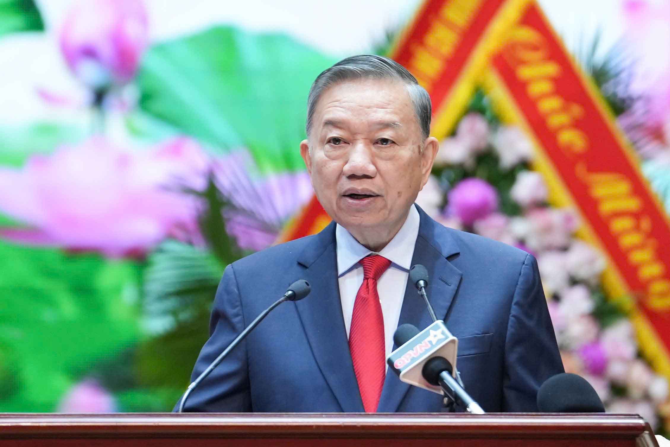 General Secretary and President To Lam delivers a directive speech at the VIII National Congress of the Vietnam Veterans Association, term 2026-2031. Photo: Huu Chanh