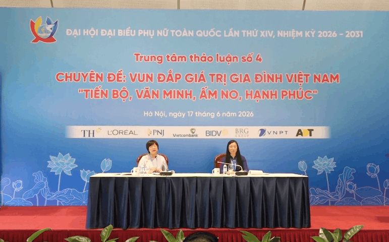 Trung tâm thảo luận số 4 đã diễn ra dưới sự chủ trì của bà Nguyễn Thị Thu Hiền, Phó Chủ tịch Hội Liên hiệp Phụ nữ Việt Nam và bà Khúc Thị Hoa Phượng, Ủy viên Đoàn Chủ tịch, Giám đốc - Tổng biên tập Nhà xuất bản Phụ nữ Việt Nam. Ảnh: Ban tổ chức.