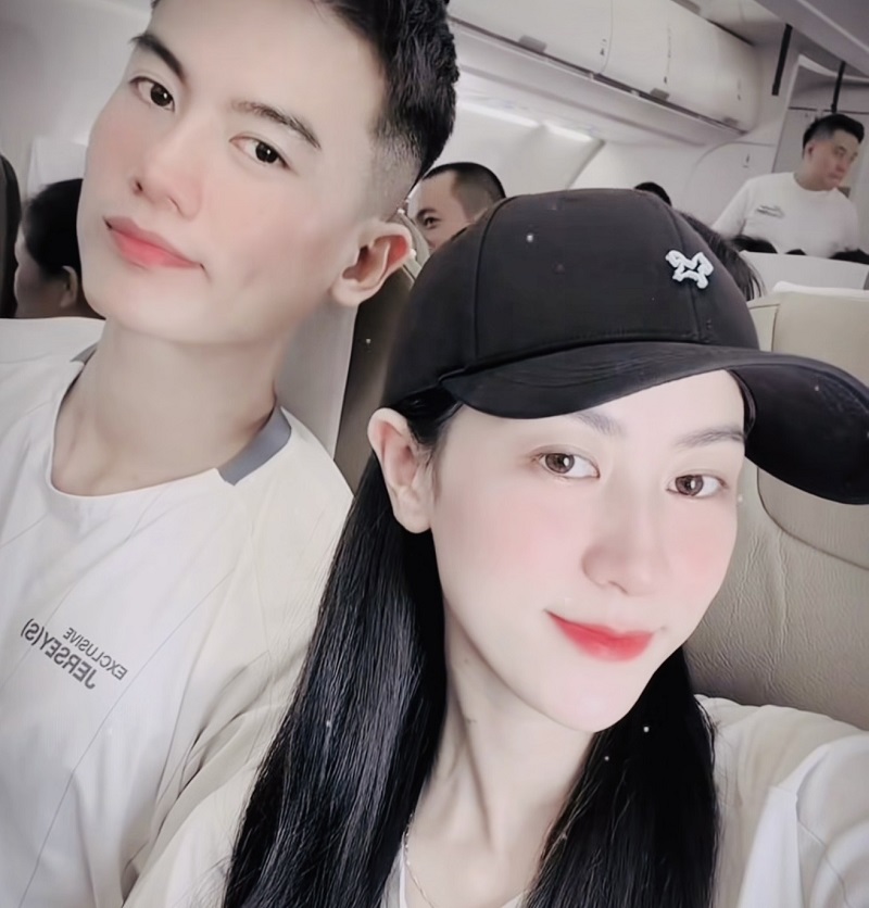 Volleyball player Kieu Trinh and her boyfriend. Photo: FBNV