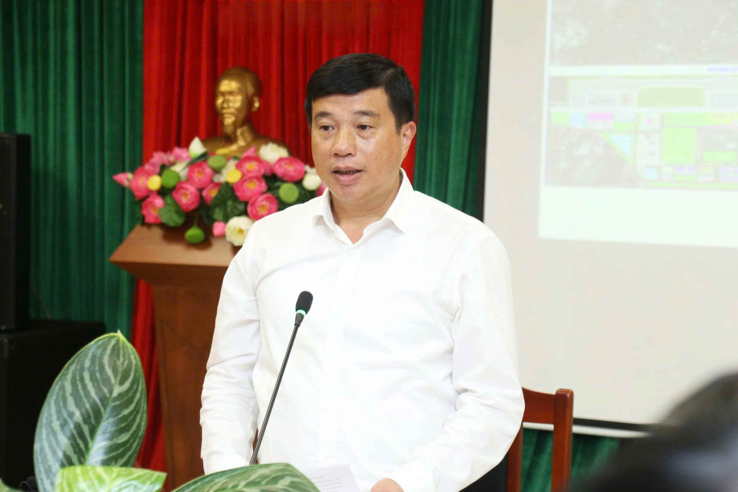 Ông Y Thanh Hà Niê Kđăm - Ủy viên Trung ương Đảng, Bí thư Tỉnh ủy Lâm Đồng phát biểu tại buổi làm việc. Ảnh: Phúc Khánh