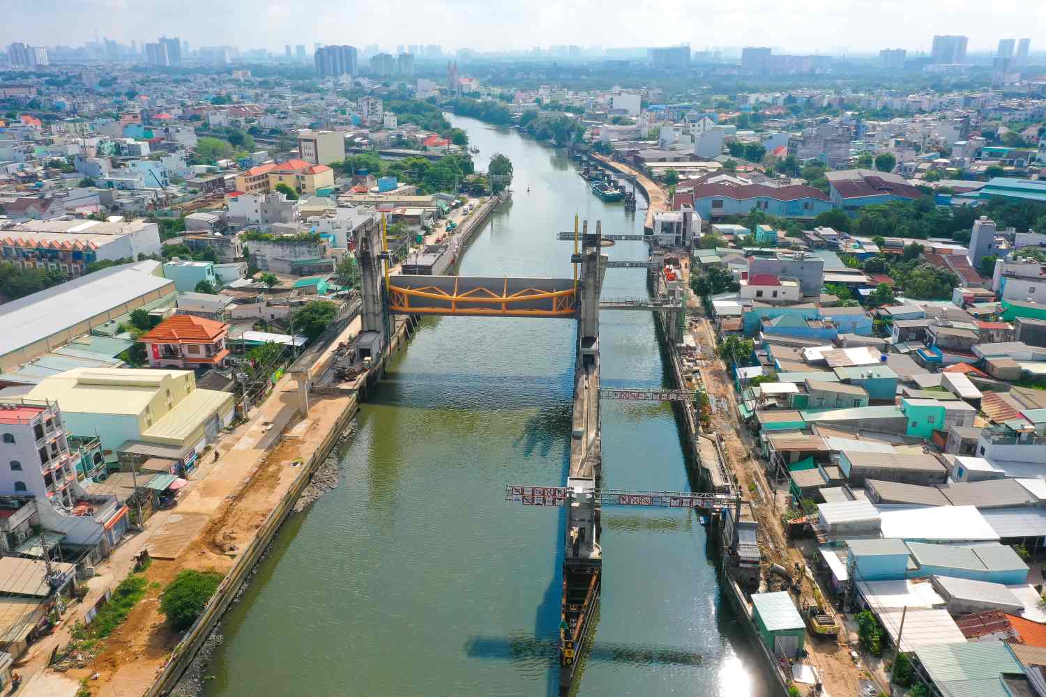 Cống ngăn triều Phú Định. Ảnh: Minh Quân
