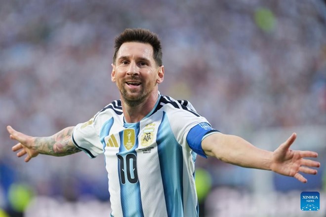 Messi góp công lớn giúp Argentina giành trọn 3 điểm trong trận ra quân. Ảnh: FIFA