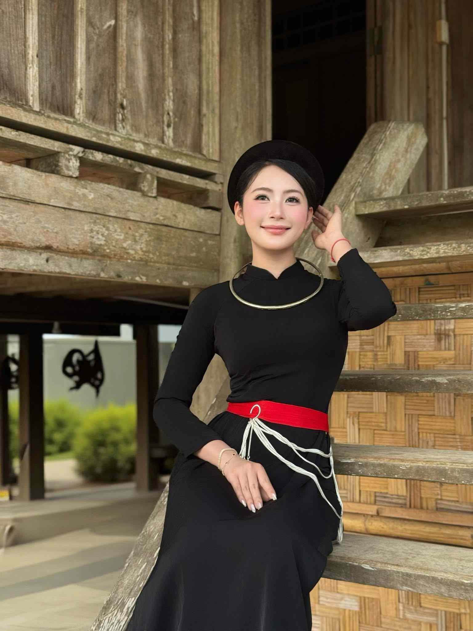 Người đẹp dân tộc Tày đến từ Tuyên Quang ghi dấu ấn nhờ vẻ đẹp nổi bật cùng nguồn năng lượng trẻ trung. Ảnh: NVCC