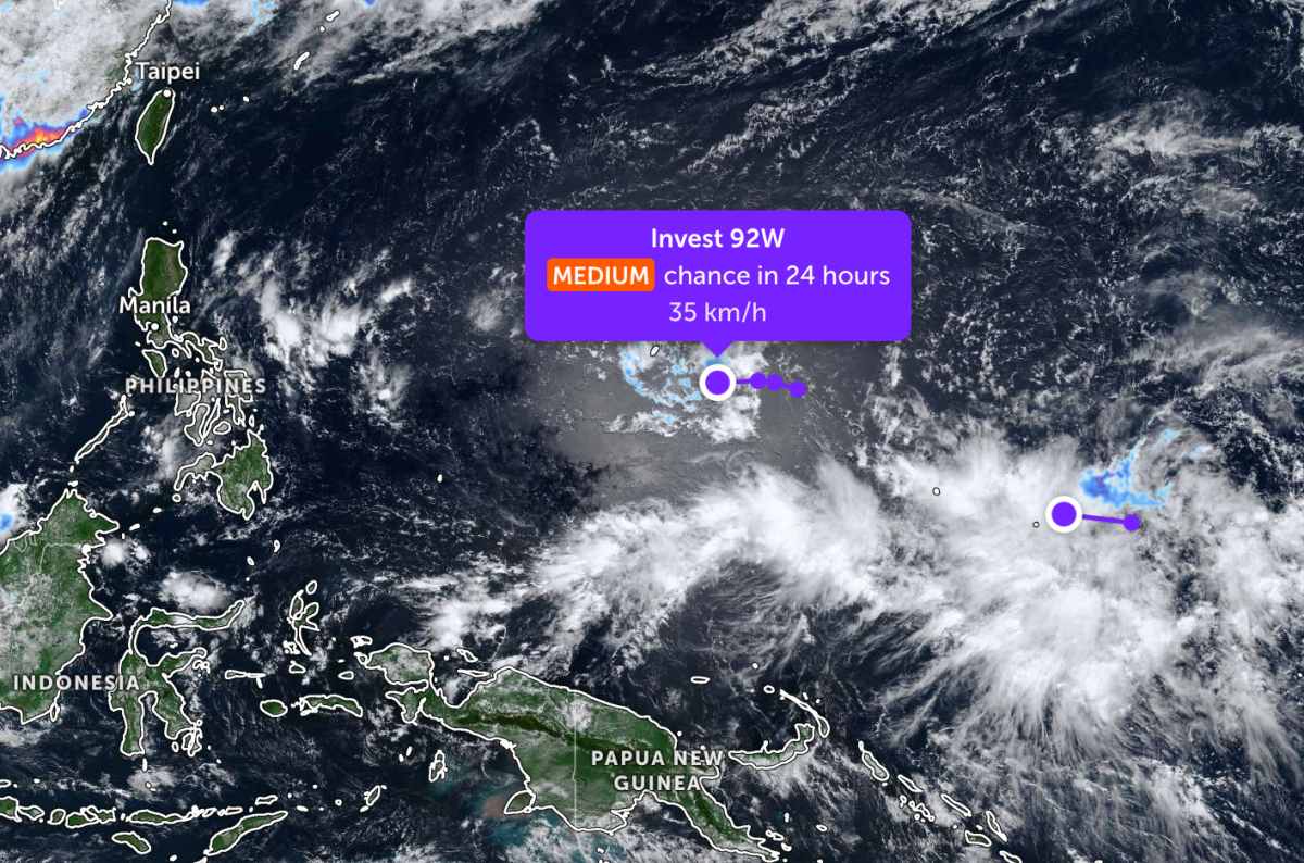 Áp thấp nối áp thấp hình thành hướng về Biển Đông. Ảnh: JTWC