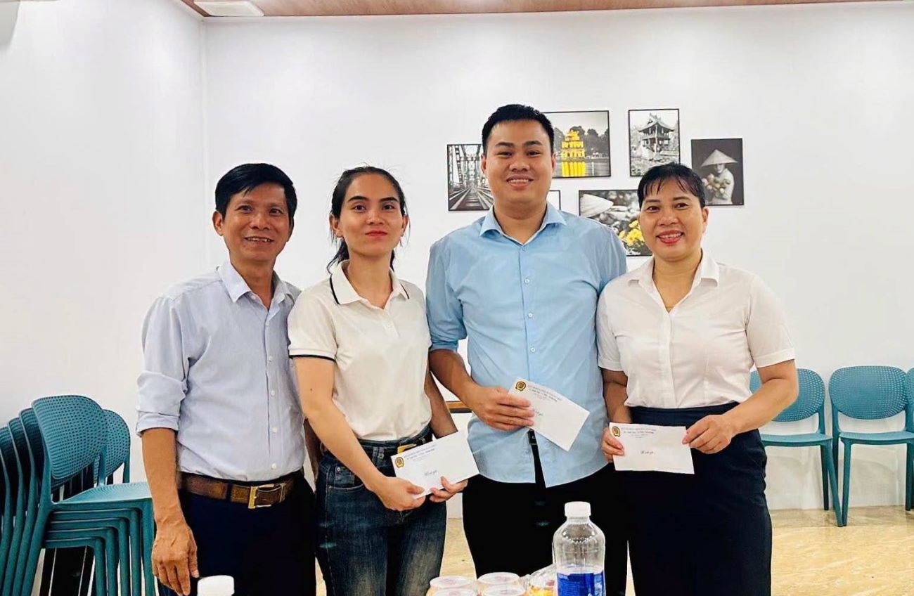 Xuan Thuy People's Credit Fund Trade Union takes care of union members from meaningful birthday parties. Photo: Quang Tri Trade Union