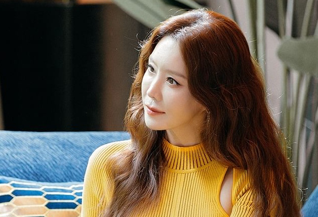 Actress Kim Jung Eun was once famous for the movie "Love Story in Paris". Photo: Netflix - movie "The Strong Girl Gang Nam Soon