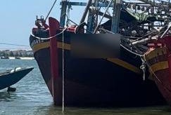 Fishing boat owner fined 160 million VND for IUU violation. Photo: Quang Tri Provincial Police