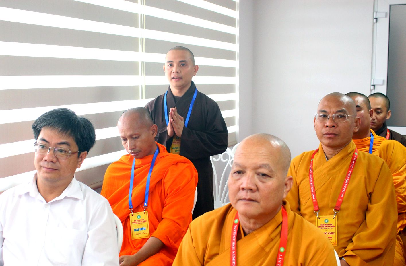 Phóng viên, khách mời đặt câu hỏi về công tác hỗ trợ truyền thông tại đại hội. Ảnh: Thanh Mai