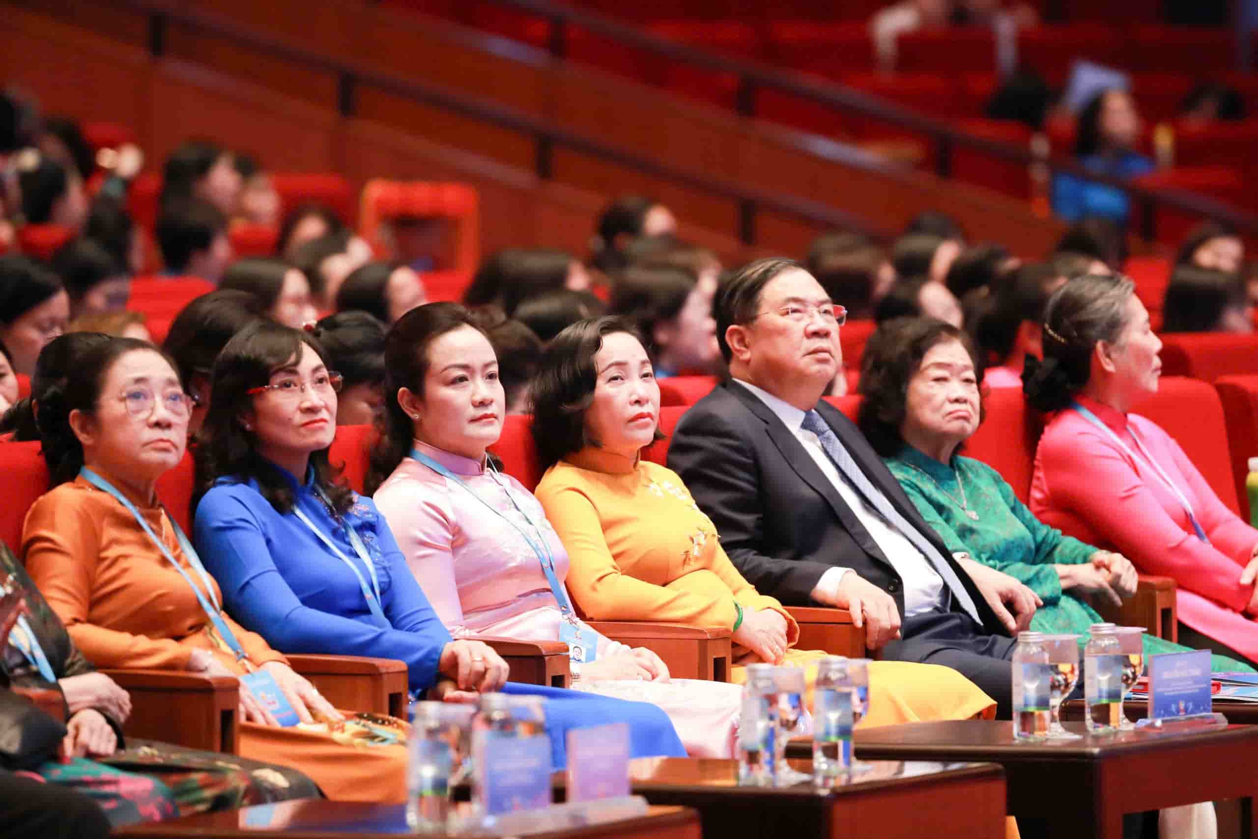 Lãnh đạo, nguyên lãnh đạo Đảng, Nhà nước dự phiên bế mạc