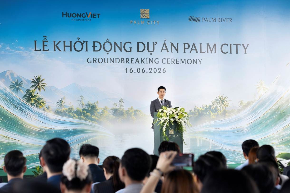 Ông Nguyễn Sĩ Toàn, GĐĐH Khối Kinh doanh BĐS Nhà cao tầng, Hướng Việt Properties nhấn mạnh sự chuẩn bị kỹ lưỡng, bài bản và tâm huyết đối với dự án Palm City, đặc biệt là phân khu Palm River. Ảnh: Thanh Mẫn